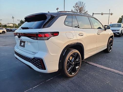 2025 Volkswagen Tiguan 2.0T SE R-Line Black 4MOTION