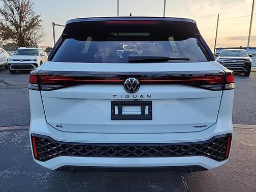 2025 Volkswagen Tiguan 2.0T SE R-Line Black 4MOTION