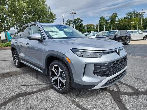2025 Volkswagen Tiguan 2.0T SE 4MOTION