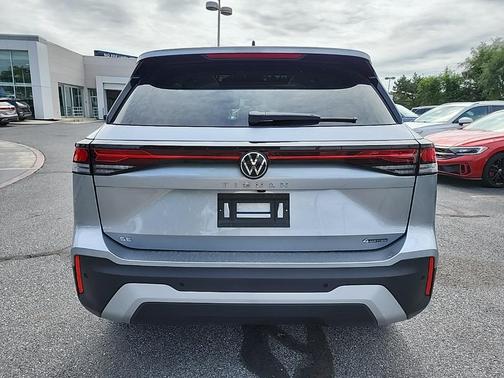 2025 Volkswagen Tiguan 2.0T SE 4MOTION