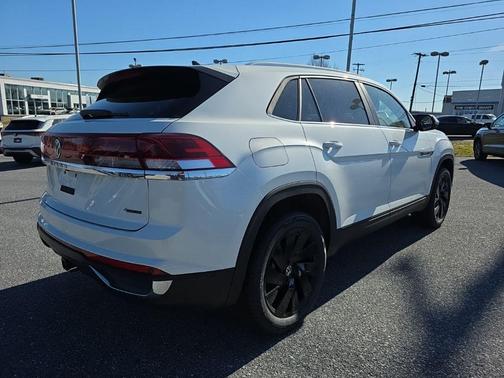 opal white pearl 2026 Volkswagen Atlas Cross Sport 2.0T SE w/Technology 4MOTION