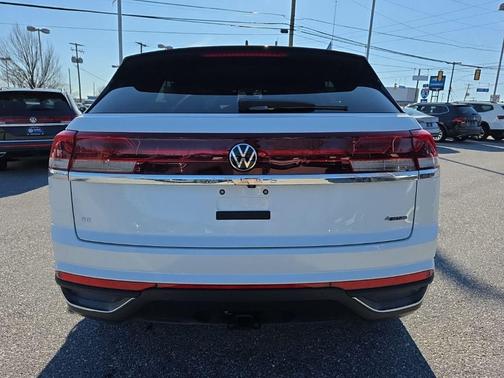 opal white pearl 2026 Volkswagen Atlas Cross Sport 2.0T SE w/Technology 4MOTION