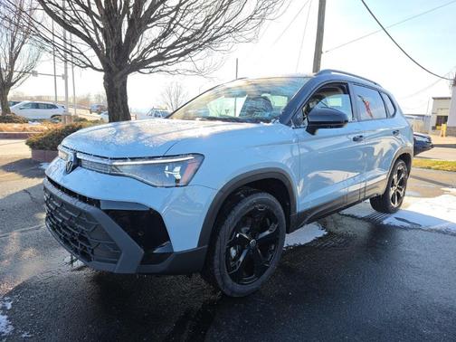 2026 Volkswagen Taos SE Black