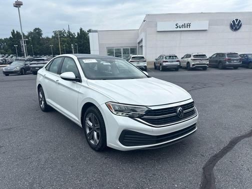 Opal White Pearl 2024 Volkswagen Jetta 1.5T SE
