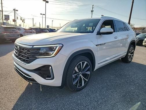 2025 Volkswagen Atlas Cross Sport 2.0T SEL Premium