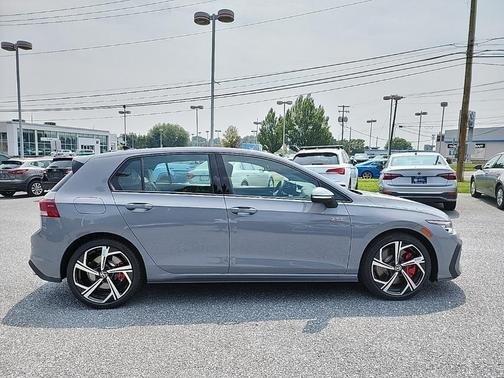 2025 Volkswagen Golf GTI 2.0T SE DSG