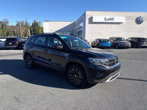 Deep Black Pearl 2022 Volkswagen Taos 1.5T S