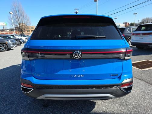 Cornflower Blue 2026 Volkswagen Taos SE