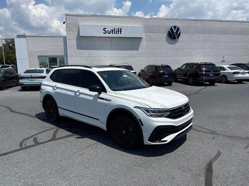 White 2022 Volkswagen Tiguan 2.0T SE R-Line Black 4MOTION