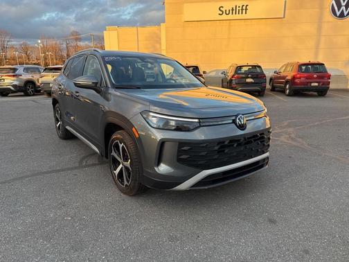 2025 Volkswagen Tiguan 2.0T SE