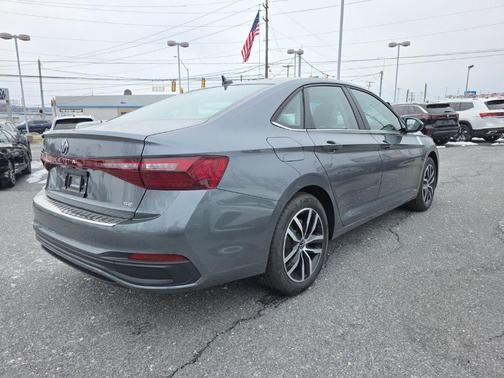 2026 Volkswagen Jetta 1.4T SE