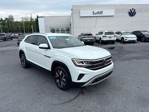 Pure White 2023 Volkswagen Atlas Cross Sport 2.0T SE