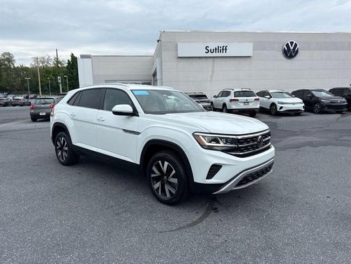 Pure White 2023 Volkswagen Atlas Cross Sport 2.0T SE