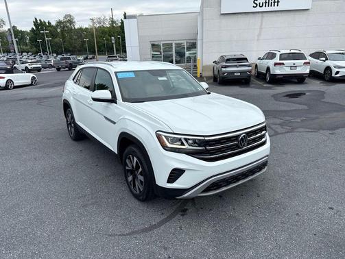Pure White 2023 Volkswagen Atlas Cross Sport 2.0T SE