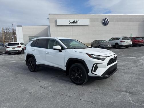 2023 Toyota RAV4 LE