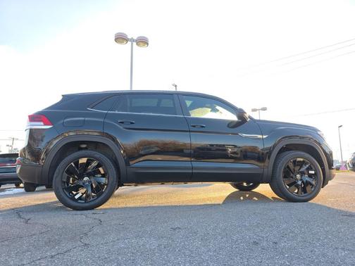 2026 Volkswagen Atlas Cross Sport 2.0T SE w/Technology 4MOTION