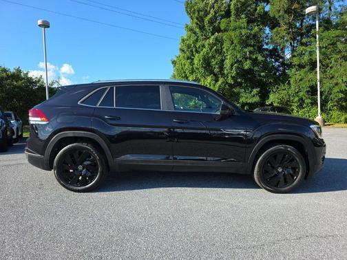 deep black pearl 2026 Volkswagen Atlas Cross Sport 2.0T SE w/Technology 4MOTION