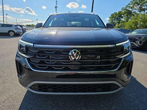 deep black pearl 2026 Volkswagen Atlas Cross Sport 2.0T SE w/Technology 4MOTION
