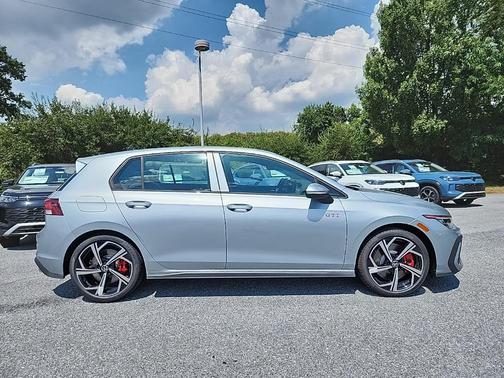 2025 Volkswagen Golf GTI 2.0T SE DSG