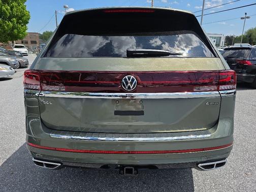 Avocado Green Pearl 2026 Volkswagen Atlas 2.0T SEL Premium R-Line 4MOTION