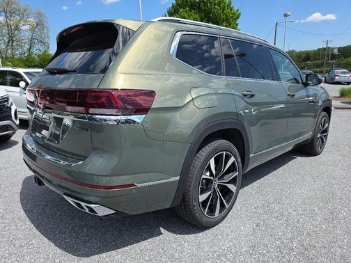 Avocado Green Pearl 2026 Volkswagen Atlas 2.0T SEL Premium R-Line 4MOTION