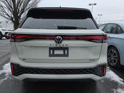 2026 Volkswagen Tiguan 2.0T SE R-Line Black 4MOTION