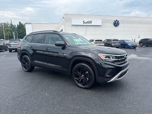 Deep Black Pearl 2023 Volkswagen Atlas 2.0T SE w/Technology 4MOTION