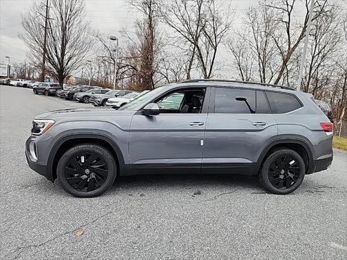 2025 Volkswagen Atlas 2.0T SE w/Technology 4MOTION