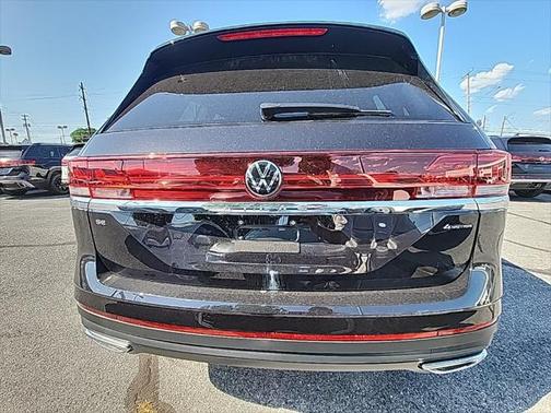 2025 Volkswagen Atlas 2.0T SE