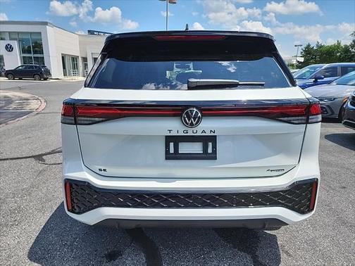 2025 Volkswagen Tiguan 2.0T SE R-Line Black 4MOTION