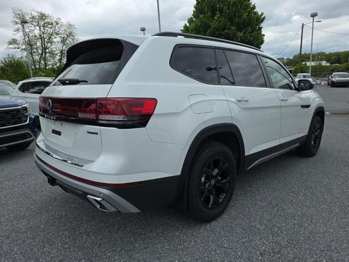 opal white pearl 2026 Volkswagen Atlas Peak Edition