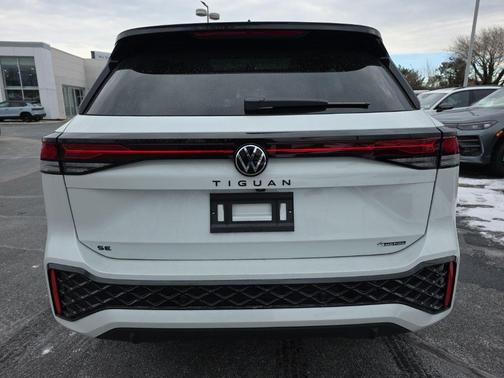 opal white with deep black roof 2026 Volkswagen Tiguan 2.0T SE R-Line Black 4MOTION