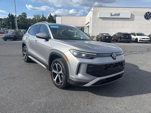 Pyrite Silver Metallic 2025 Volkswagen Tiguan 2.0T SE 4MOTION