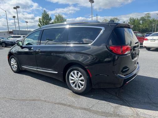 2018 Chrysler Pacifica Touring-L