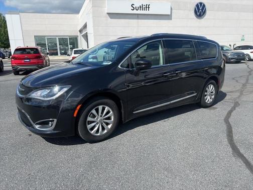 2018 Chrysler Pacifica Touring-L