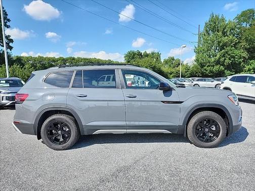 2025 Volkswagen Atlas 2.0T Peak Edition