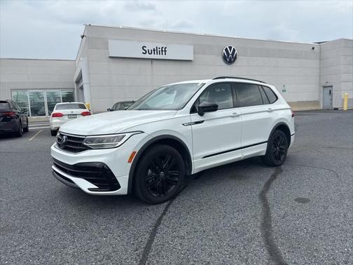 2022 Volkswagen Tiguan 2.0T SE R-Line Black