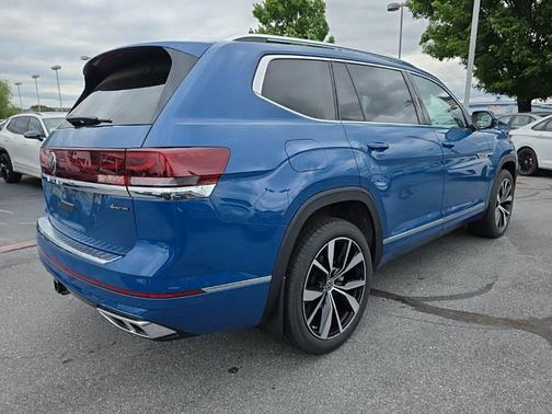 Mountain Lake Blue Metallic 2026 Volkswagen Atlas 2.0T SEL Premium R-Line 4MOTION