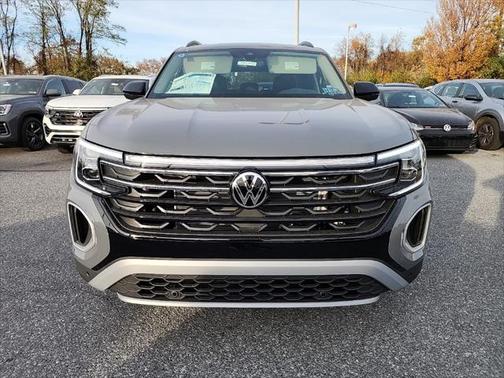 2025 Volkswagen Atlas 2.0T SE w/Technology 4MOTION