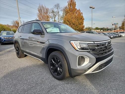 2025 Volkswagen Atlas 2.0T SE w/Technology 4MOTION