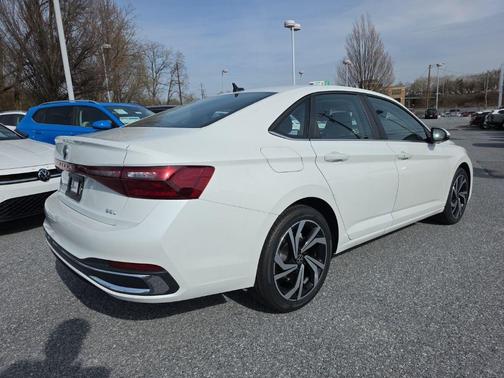 Opal White Pearl 2026 Volkswagen Jetta 1.4T SEL