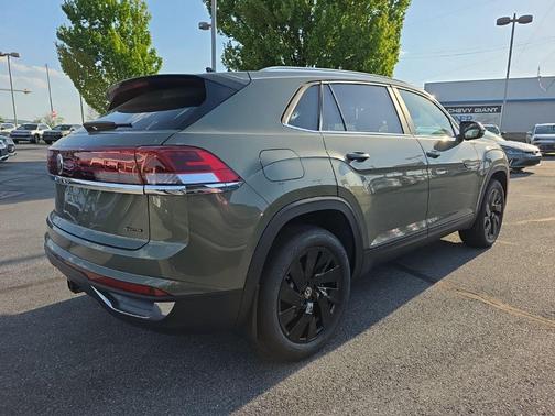 avocado green pearl 2026 Volkswagen Atlas Cross Sport 2.0T SE w/Technology 4MOTION