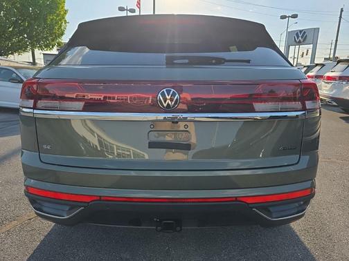 avocado green pearl 2026 Volkswagen Atlas Cross Sport 2.0T SE w/Technology 4MOTION