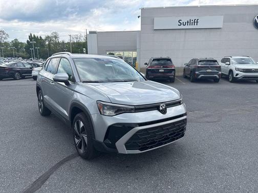 Pyrite Silver Metallic 2025 Volkswagen Taos 1.5T SE