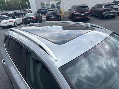 Pyrite Silver Metallic 2025 Volkswagen Taos 1.5T SE