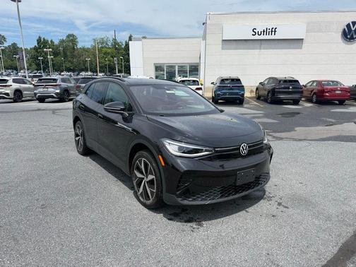 Deep Black Pearl 2023 Volkswagen ID.4 AWD Pro S