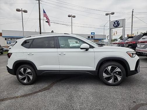 2025 Volkswagen Taos 1.5T SE