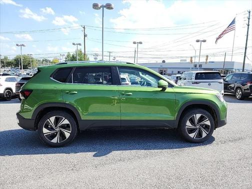 2025 Volkswagen Taos 1.5T SE