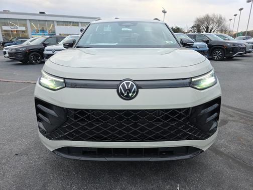 2026 Volkswagen Tiguan 2.0T SE R-Line Black 4MOTION