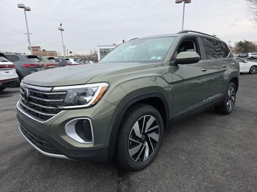 Avocado Green Pearl 2026 Volkswagen Atlas 2.0T SE w/Technology 4MOTION